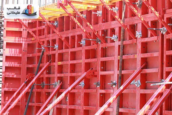 مقایسه نهایی قالب پلیوود و قالب فلزی بتن